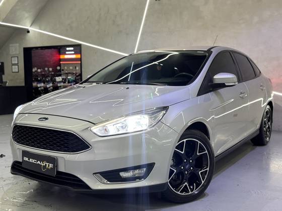 FORD FOCUS 2.0 SE PLUS FASTBACK 16V FLEX 4P POWERSHIFT